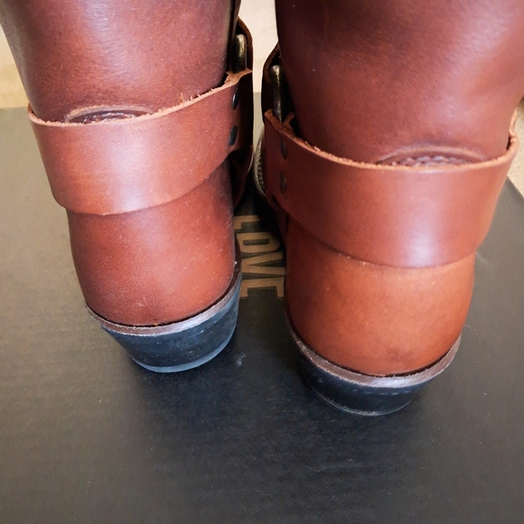 NIB Frye Women's Cognac 12R Harness Leather Boots - Picture 4 of 6
